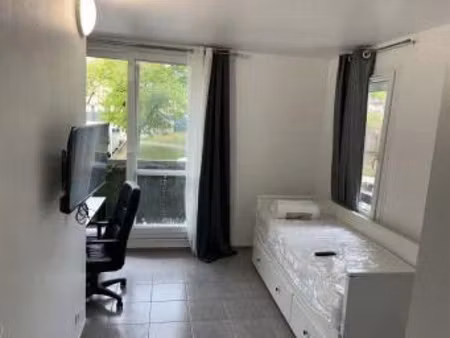 location meublée appartement 5 pièces 70 m² à cergy (95000)  560 €