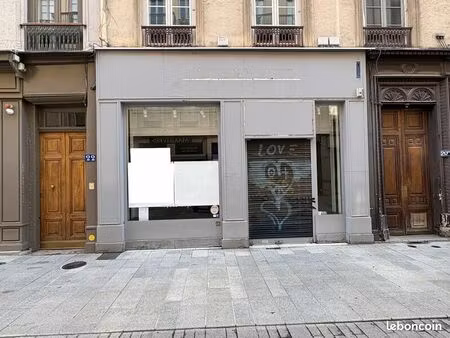 local commercial 98 m²