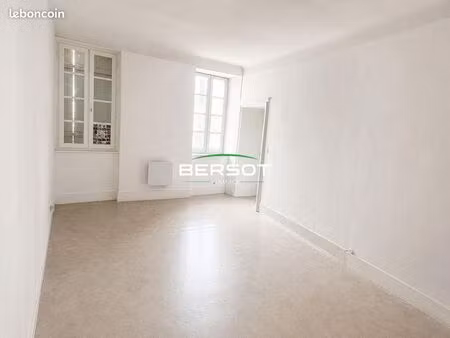 appartement 3 pièces 193 m²