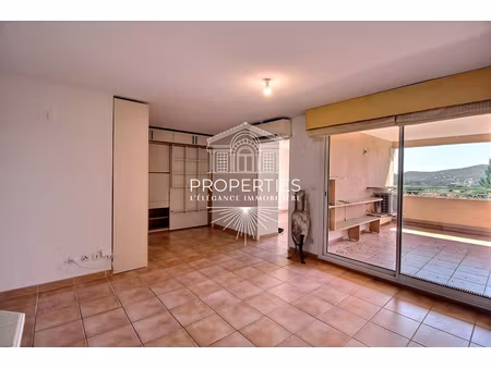 bormes - le pin - t2 - 50 -m² ascenseur - terrasse - proche commerces