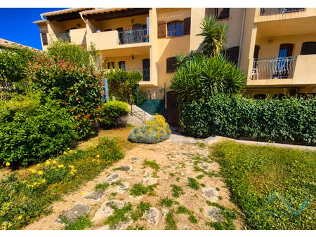 carqueiranne t2 rénové avec terrasse  cave et parking