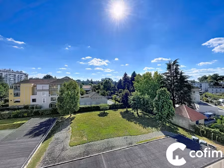 pau allee de morlaas t4 renove avec balcon et garage