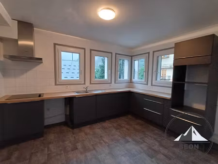 appartement ensoleillé avec 3 chambres