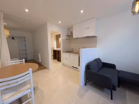studio meublé récent - centre ville bourgoin