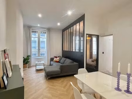 location meublée appartement 2 pièces 48 m² à villeurbanne (69100)  800 €