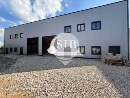 location local d'activités 320 m²