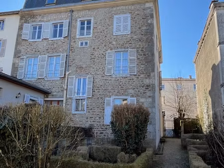ambert  propriété avec appartements  jardin  dépendance et g