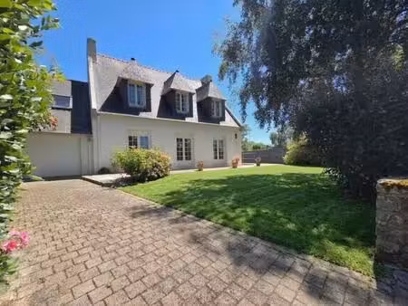 le calme d'une impasse  le confort d'une maison familiale.