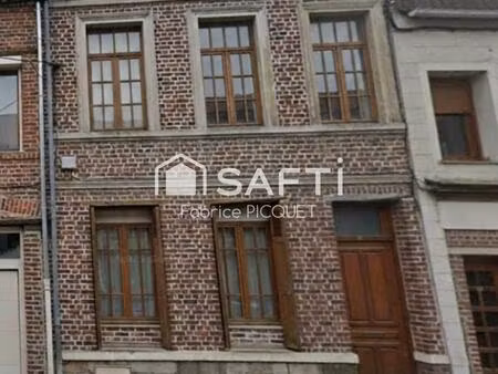 maison de ville avec trois chambres et jardin