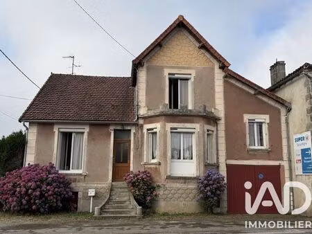 maison de ville à secondigny (79130)