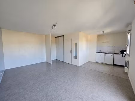 appartement bourg en bresse - 1 pièce - 32 m2