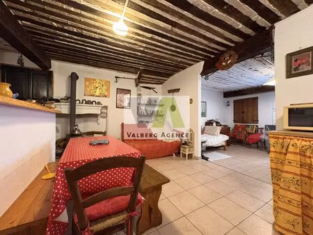 appartement dans le village de péone