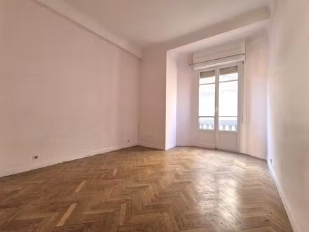 nice - libération - studio - terrasse 30 m2