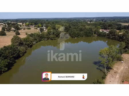 propriété d'exception avec étang de 3 hectares à beaupouyet