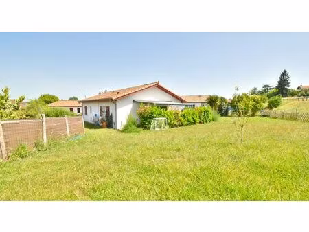 maison récente de plain-pied – 90 m² – terrain de 965 m²