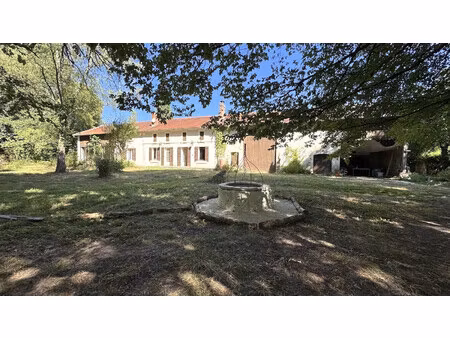 maison 3 chambres grange piscine grand terrain