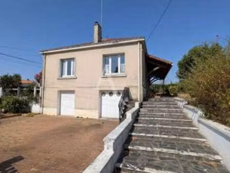 vente maison à la roche-sur-yon le bourg sous la roche (85000) : à vendre / 94m² la roche-