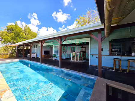 superbe villa neuve avec piscine et vue mer