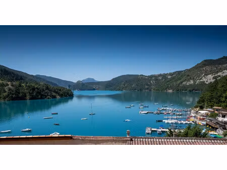 saint-julien-du-verdon – maison de village de standing avec vu