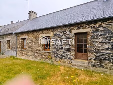 maison en pierre de plain-pied avec dépendances