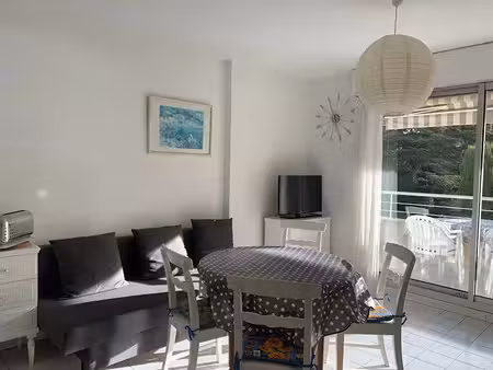 location meublée appartement 1 pièce 26.15 m² à la ciotat (13600)  750 €