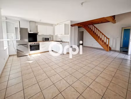 location appartement 3 pièces 81.4 m² à saint-laurent-de-chamousset (69930)  695 €