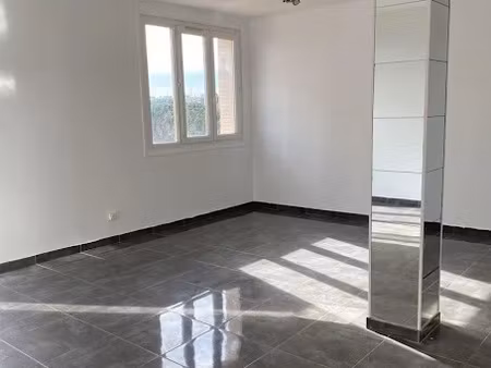 location appartement 4 pièces 91 m² à villeurbanne (69100)  1 250 €