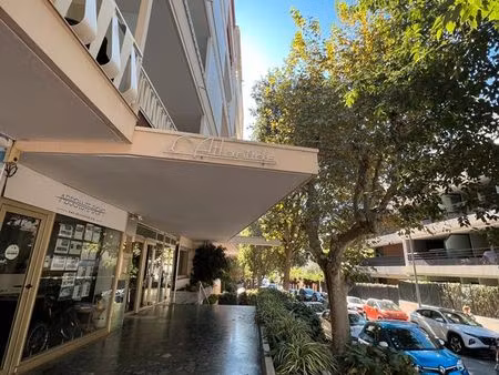 à louer – studio rénové – quartier basse californie  cannes