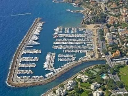 place 12 30m x 4 18 m au port mandelieu la napoule