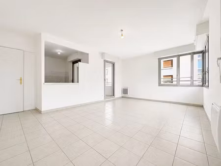 location appartement 2 pièces 50.73 m² à marseille 3ème (13003)  690 €
