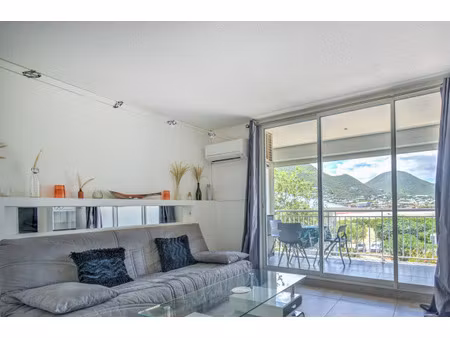 location meublée appartement 2 pièces 37 m² à saint-martin (97150)  1 150 €