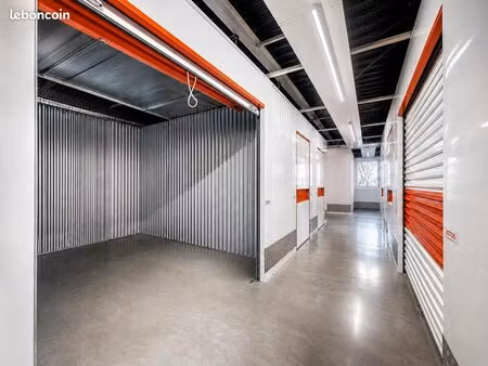 local industriel 8 m²