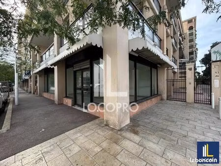 local commercial 81 m²
