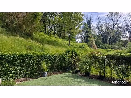 3 pièces grande terrasse et jardin privatif  terrain 160 m2
