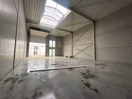 nouveau dépôt de 185 m² à louer