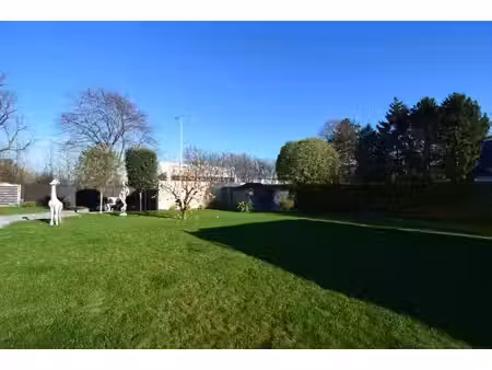 terrain à bâtir pour construction 4-façades