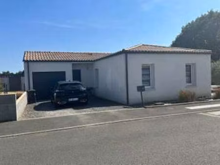vente maison à venansault (85190) : à vendre / 81m² venansault