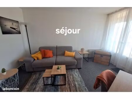 particulier loue studio meublé