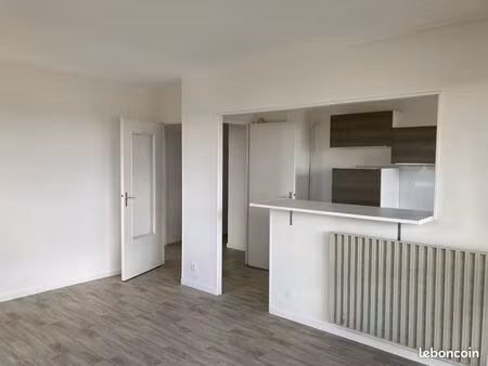 location f2 à evry-courcouronnes