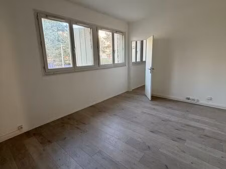 appartement de 3 pièces de 53.15 m au rdc avec terrasse de 31m²