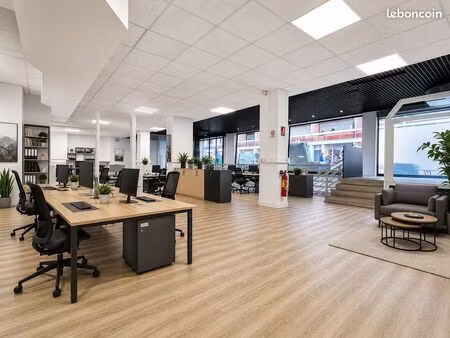 bureaux 807 m²