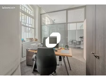 bureau 70 m²