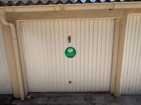 parking/box 17 m² six-fours-les-plages