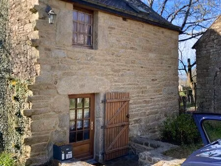 jolie petite maison de granit