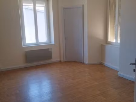 labruguiere loue t2 bis