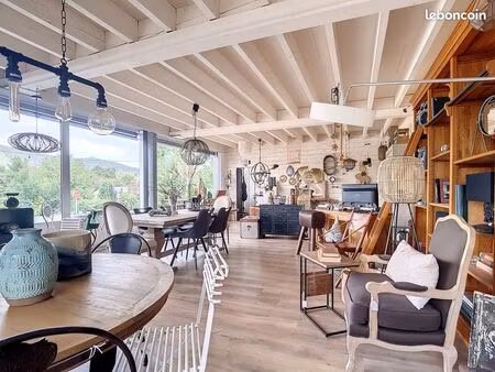 boutique et appartement à louer
