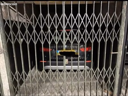 box double grillagé 24 m2
