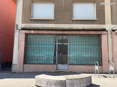 local commercial 66 m² – centre-ville sochaux – grande vitrine