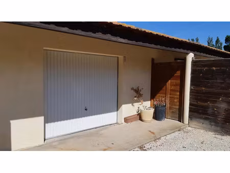 location parking 30 m² à montfavet (84140)  166 €