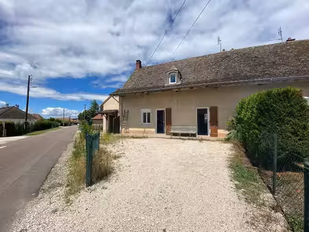 location maison 6 pièces 112 m² à ouroux-sur-saône (71370)  865 €